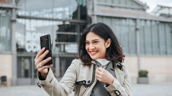 Tentu saja, fitur yang Dian banyak coba adalah kameranya. Foto: Samsung