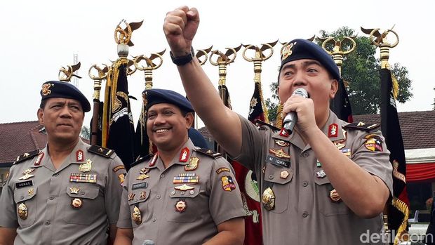 Pejabat Divisi Humas Polri menjadi warga kehormatan Brimob, Rabu (28/2/2018)