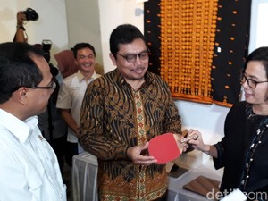 Sri Mulyani Semringah Lihat Barang-barang Pejabat yang Dilelang