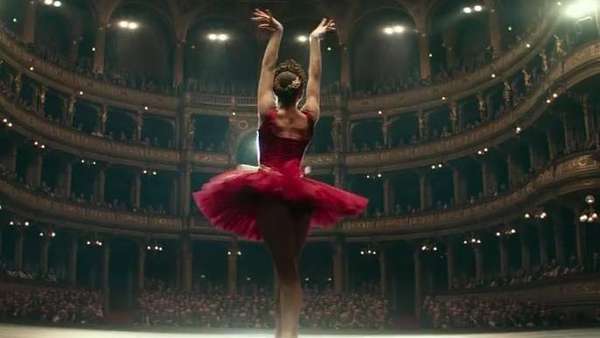 Aksi Menggoda Jennifer Lawrence di Red Sparrow Aksi Menggoda Jennifer Lawrence di Red Sparrow