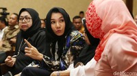 Rita Widyasari didakwa menerima uang gratifikasi Rp 469.465.440.000 terkait perizinan proyek pada dinas Pemkab Kukar. Gratifikasi itu diterima melalui Komisaris PT Media Bangun Bersama (MBB) Khairudin, yang juga tim 11 pemenangan Bupati Rita.