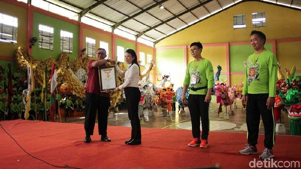 Festival Imlek Cap Go Meh Singkawang 2018 Pecahkan 4 Rekor MURI!