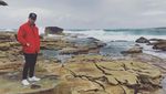 Foto: Joe & Nick Jonas Asyik Main di Pantai Bondi