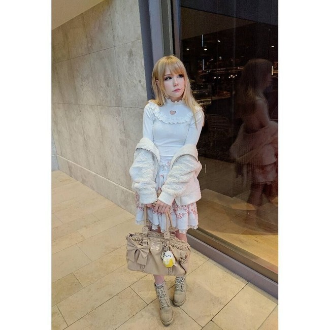 Saat berusia 15 tahun, ia memutuskan meniru gaya fashion ala street style Jepang. Foto: Instagram