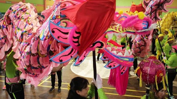 Replika naga pink milik Santo Yosep Singkawang Group