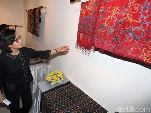 JK Hingga Sri Mulyani Lelang Barang Pribadi, Dapat Berapa?