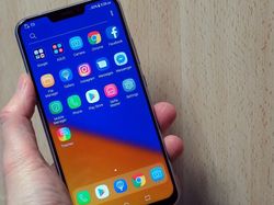 Ponsel Kloningan iPhone X Buatan Asus