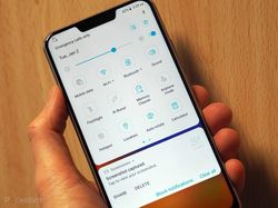 Ponsel Kloningan iPhone X Buatan Asus