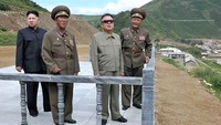 Otoritas Brasil menyebut dua paspor itu merupakan dokumen sah yang dikirimkan dalam keadaan kosong kepada sejumlah konsulat di luar negeri, untuk dirilis. Kedua paspor berusia 10 tahun itu memiliki stempel Kedubes Brasil di Praha dengan tanggal rilis 26 Februari 1996. Otoritas Brasil menyatakan masih menyelidiki hal ini. Foto: AFP PHOTO