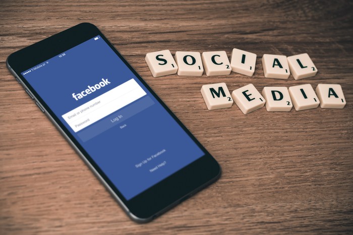 ilustrasi facebook