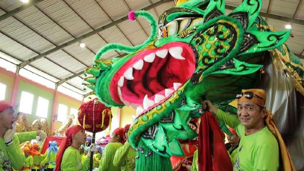 9 replika naga milik Santo Yosep Singkawang Group (Randy/detikTravel) 