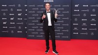 Pelaut Armel Le Cleach mendapatkan penghargaan Action Sportsperson of the Year. (Foto: Boris Streubel/Getty Images for Laureus)