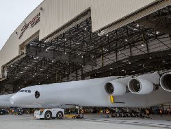 Mengintip Uji Coba Stratolaunch, Pesawat Terbesar Sejagat