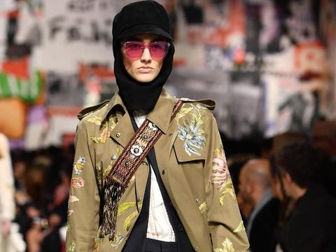 Pertama Kali, Dior Tampilkan Model Berhijab di Paris Fashion Week