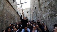 Gerja Makam Kudus ditutup sejak protes menentang kebijakan pajak Israel. (Foto: Dok. REUTERS/Ammar Awad)