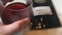 Ini adalah kopi Flores Manggarai yang diseduh dengan cara manual brewing. Wah, bagaimana ya rasanya? Foto: Instagram @triawanmunaf