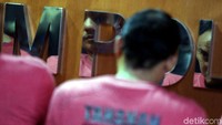 Irwan mengatakan para pelaku menyebarkan hoax dan hate speech seperti yang dilakukan grup Saracen yang diungkap polisi karena menyebarkan ujaran kebencian berdasarkan SARA. Hanya saja, kelompok ini tak terorganisir.