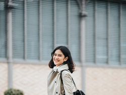 Kala Dian Sastro Berkencan dengan Galaxy S9+