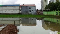 Berhubung lahannya saat ini masih berfungsi sebagai sawah, maka ketika dibangun perumahan akan dilakukan pengurukan terlebih dahulu.