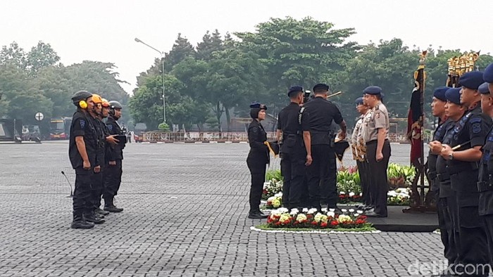 Kadiv Humas dan Kapuskeu Polri Jadi Warga Kehormatan Brimob