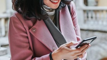 Saat ini Galaxy S9 dan S9+ sudah mulai bisa dipesan di Indonesia. Foto: Samsung