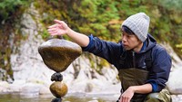 Pertama ada Kokei Mikuni. Seniman asal Jepang ini jadi sorotan karena hasil rock balancingnya yang mengagumkan. Foto: Instagram rocksportrait
