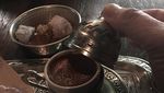 Pecinta Kopi, Begini 10 Gaya Ngopi Triawan Munaf yang Kekinian