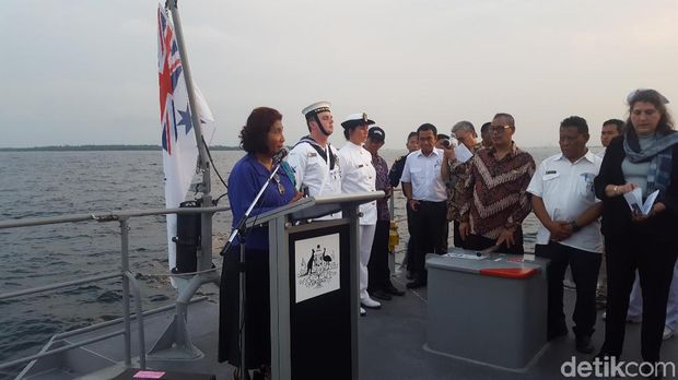 Kedutaan Besar Australia menggelar upacara peringatan perang selat Sunda di perairan Banten, Rabu (28/2/2018)