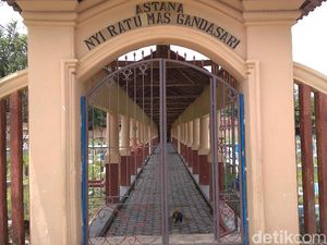 Foto: Makam Perempuan Cantik, Sakti dan Penyebar Islam di Cirebon