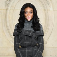 Winnie Harlow, model dengan kondisi kulit yang uniknya, turut menghadiri fashion show Dior kali ini. (Foto: Getty Images)