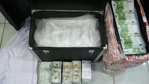 Libatkan Istri, WN Mali Pembuat Dollar dan Euro Palsu Ditangkap