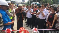 Peresmian underpass Kartini ini berlangsung di akses masuknya yang ada di depan Halte TransJakarta Pondok Indah I.