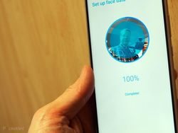 Ponsel Kloningan iPhone X Buatan Asus