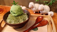 Meski dijuluki Waffle House tapi kafe ini juga menyediakan berbagai menu kopi dan patbingsung yang segar. Foto: Istimewa