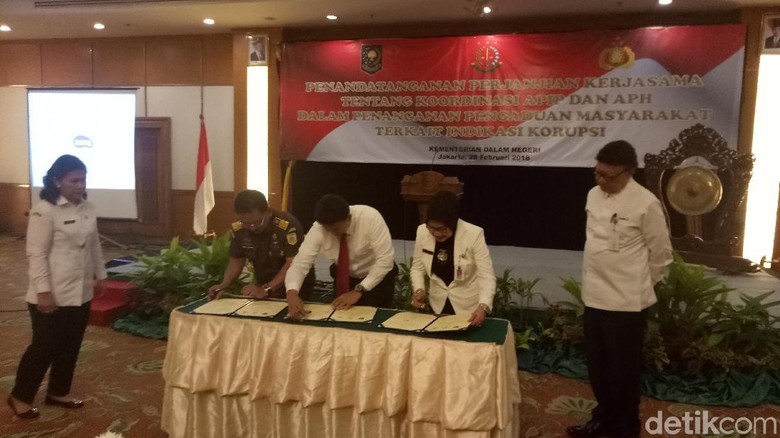 Kemendagri-Polri-Kejaksaan Teken MoU soal Aduan Korupsi Kemendagri-Polri-Kejaksaan Teken MoU soal Aduan Korupsi