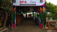 Rencananya hari ini rumah tapak DP Rp 0 di Rorotan ini akan diresmikan Gubernur DKI Jakarta Anies Baswedan. Tenda peresmian pun sudah terpasang rapi.