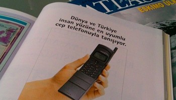 Iklan Nokia 8110 pada zaman itu. Foto: Instagram