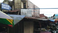 Hewan-hewan di sini ada yang dijual mentah, bahkan ada juga yang sudah dibakar sampai hitam (Usman Hadi/detikTravel)