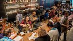 Melihat Gerai Starbucks yang Punya Bakery dan Bar di Seattle