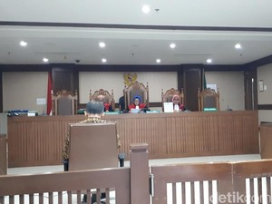Sambil Menangis, Eks Pejabat Bakamla Akui Terima Duit Suap Proyek