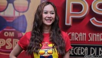 Senyum manisnya bikin klepek-klepek. Pool/Ismail/detikFoto.