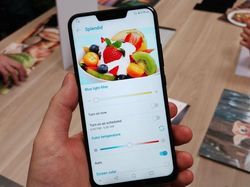 Ponsel Kloningan iPhone X Buatan Asus