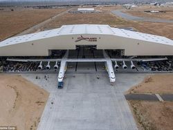 Mengintip Uji Coba Stratolaunch, Pesawat Terbesar Sejagat