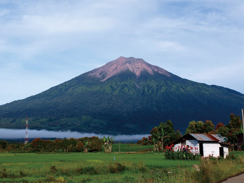  Gunung Kerinci Waspada Warga Diimbau Jauhi Radius 3 Km 