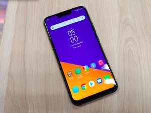 Zenfone 5 Resmi Dirilis, Mirip Banget iPhone X
