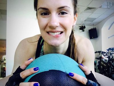 Foto: Anna Sidorova, Atlet Curling Berwajah Cantik yang Hobi Nge-gym