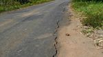 Ada Gempa, Jalan Trans Papua Retak-retak