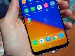 Ponsel Kloningan iPhone X Buatan Asus