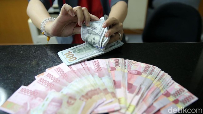 Dolar AS Mulai Jinak ke Rp 13.900, Sudah Aman?