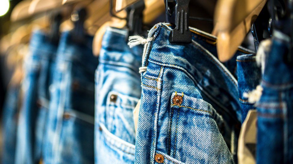 Gunakan teknologi laser, kini sepotong celana Levi's bisa diproduksi dalam 90 detik